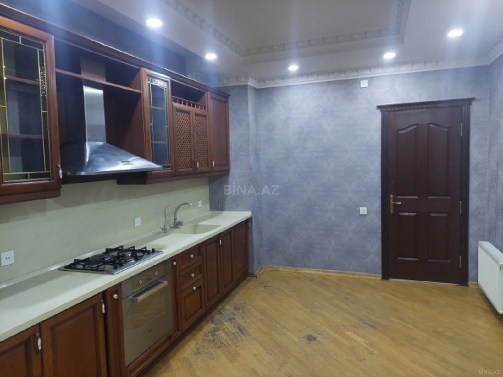 3 otaqlı Yeni tikili, Şah İsmayıl Xətai m., Bakı