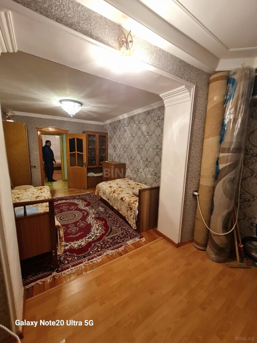 3 otaqlı Köhnə tikili, Qara Qarayev m., Bakı