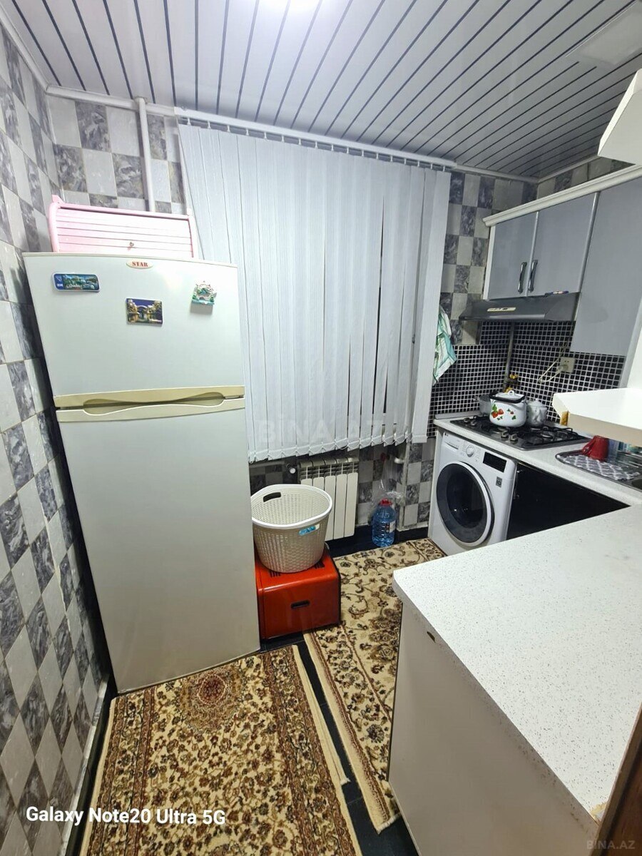 3 otaqlı Köhnə tikili, Qara Qarayev m., Bakı
