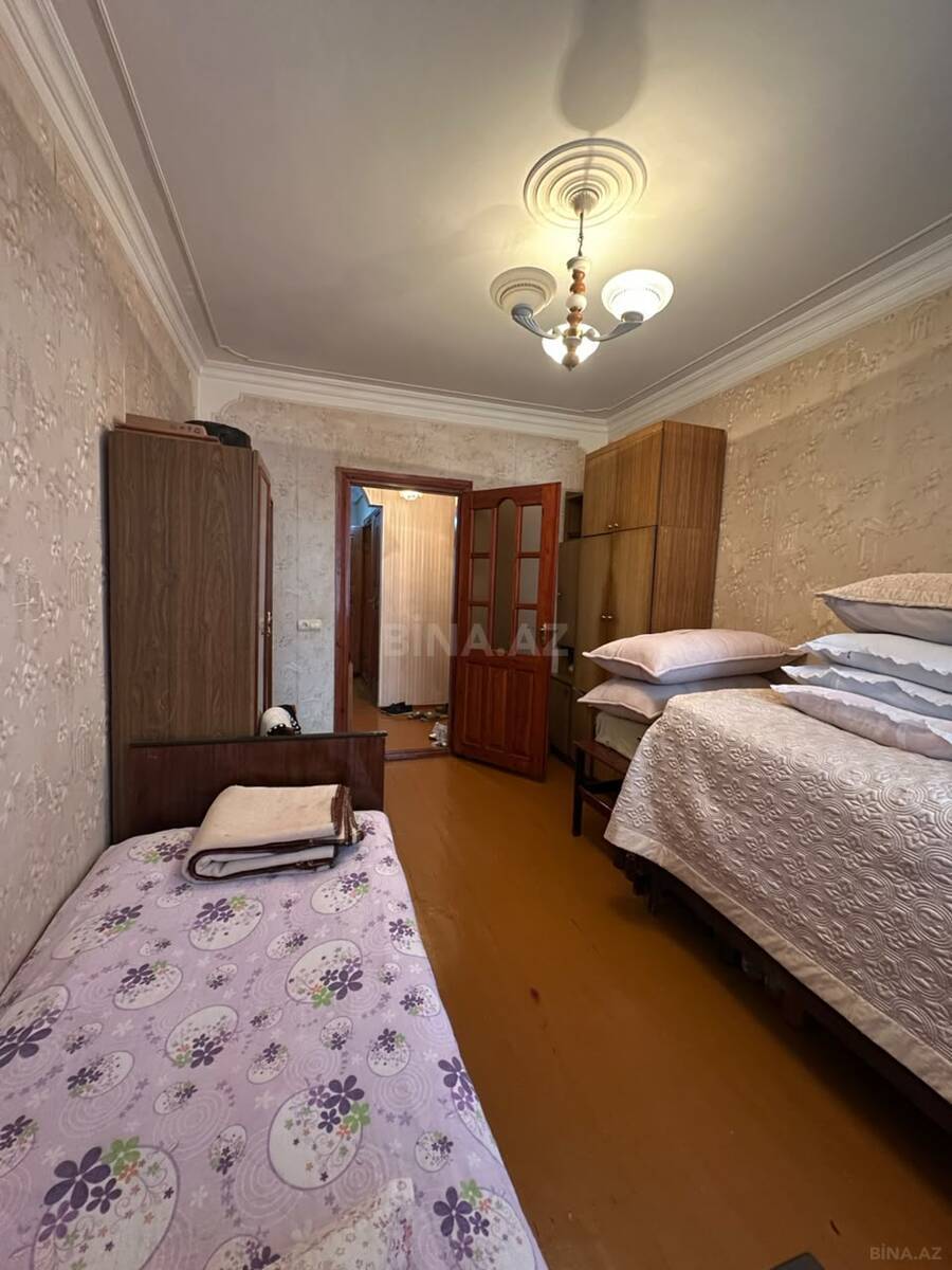 3 otaqlı Köhnə tikili, Bakıxanov q., Bakı