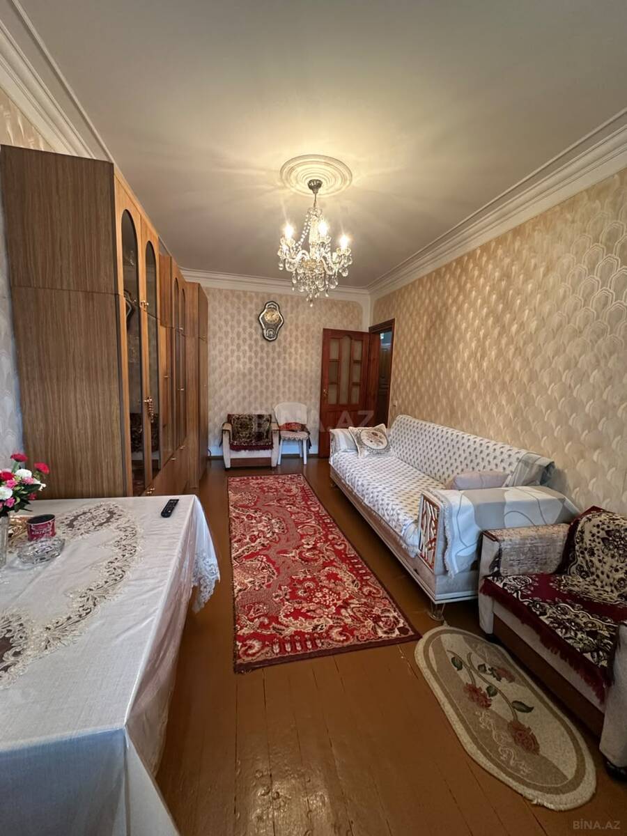 3 otaqlı Köhnə tikili, Bakıxanov q., Bakı