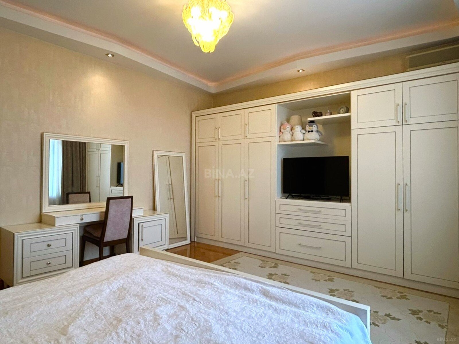 4 otaqlı Yeni tikili, Nizami m., Bakı