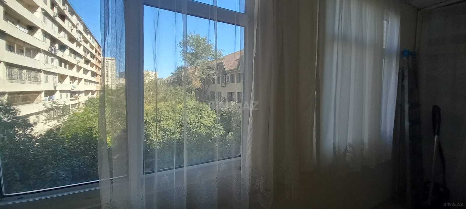 4 otaqlı Köhnə tikili, Həzi Aslanov m., Bakı