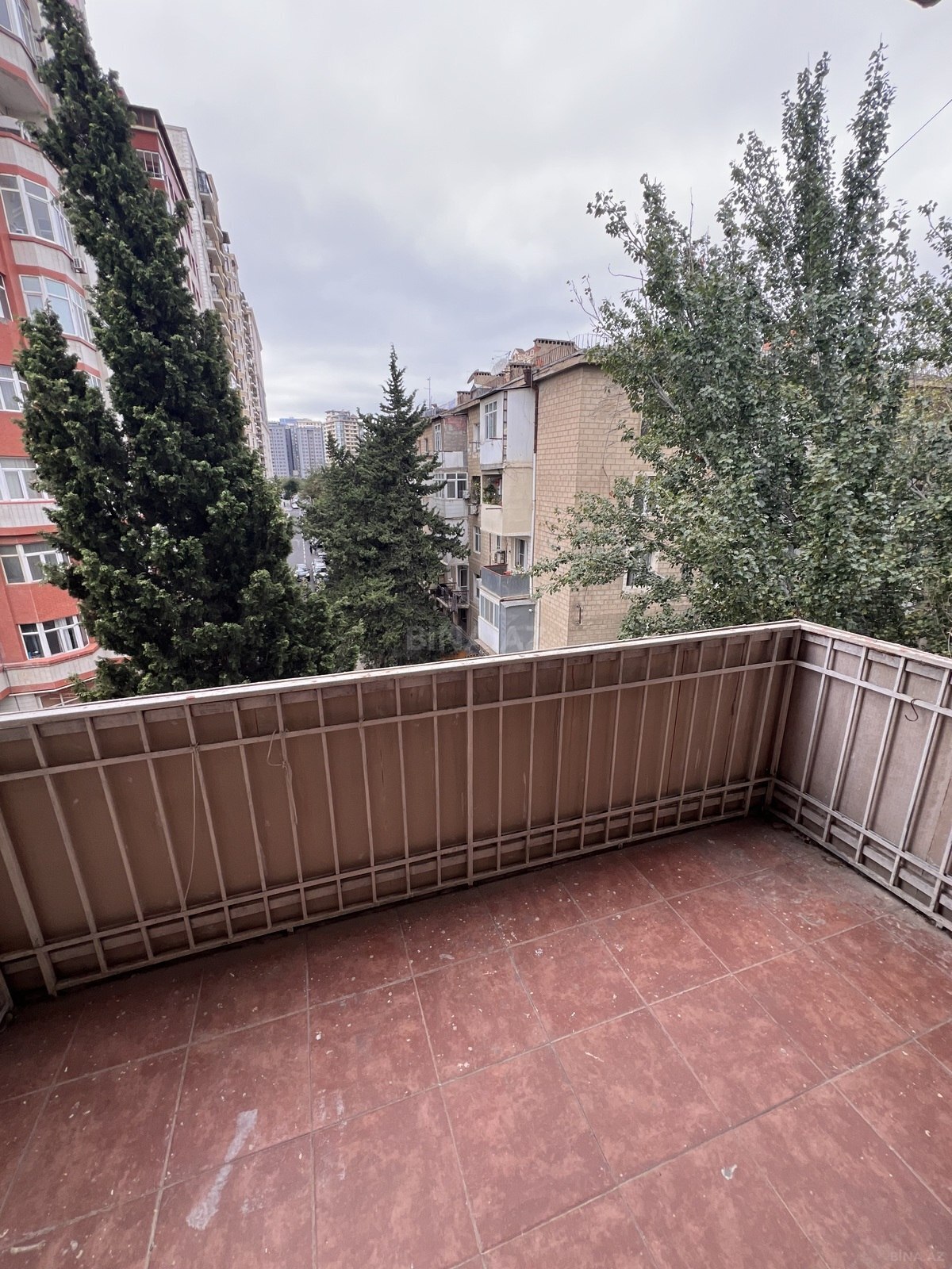 2 otaqlı Köhnə tikili, Nizami m., Bakı