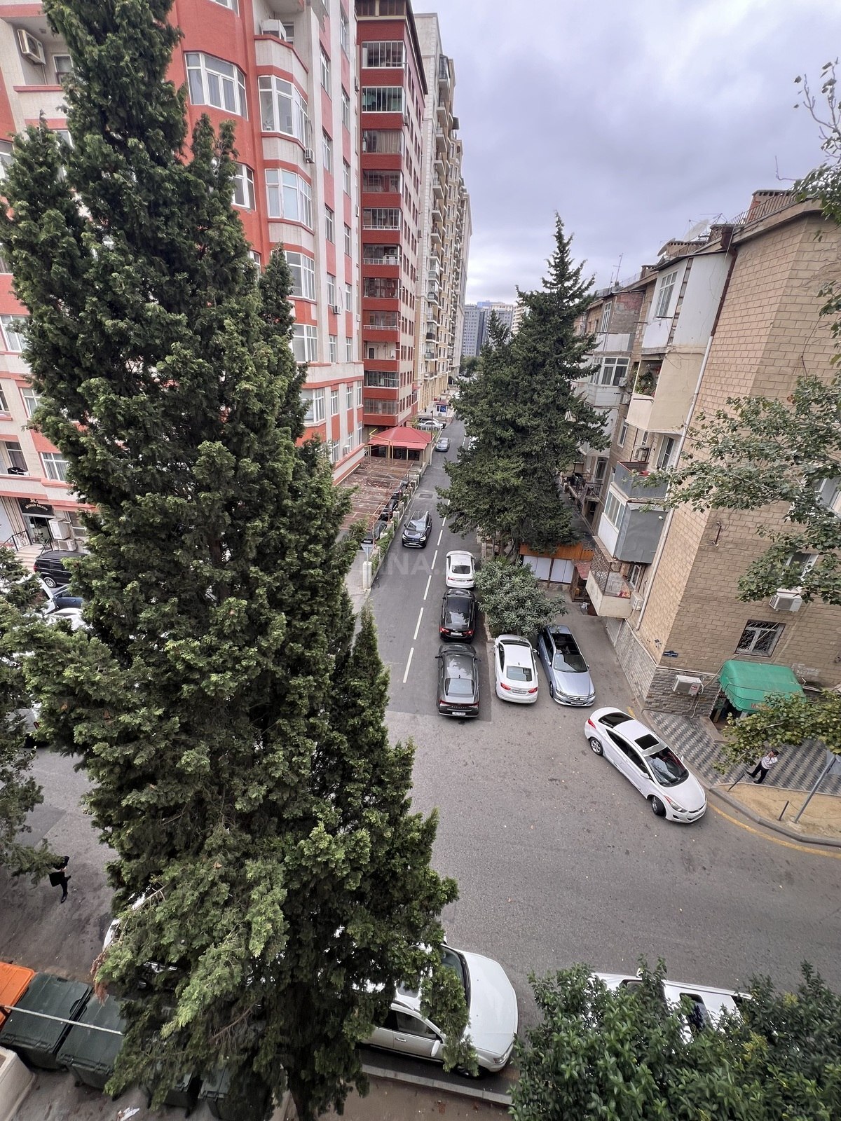2 otaqlı Köhnə tikili, Nizami m., Bakı