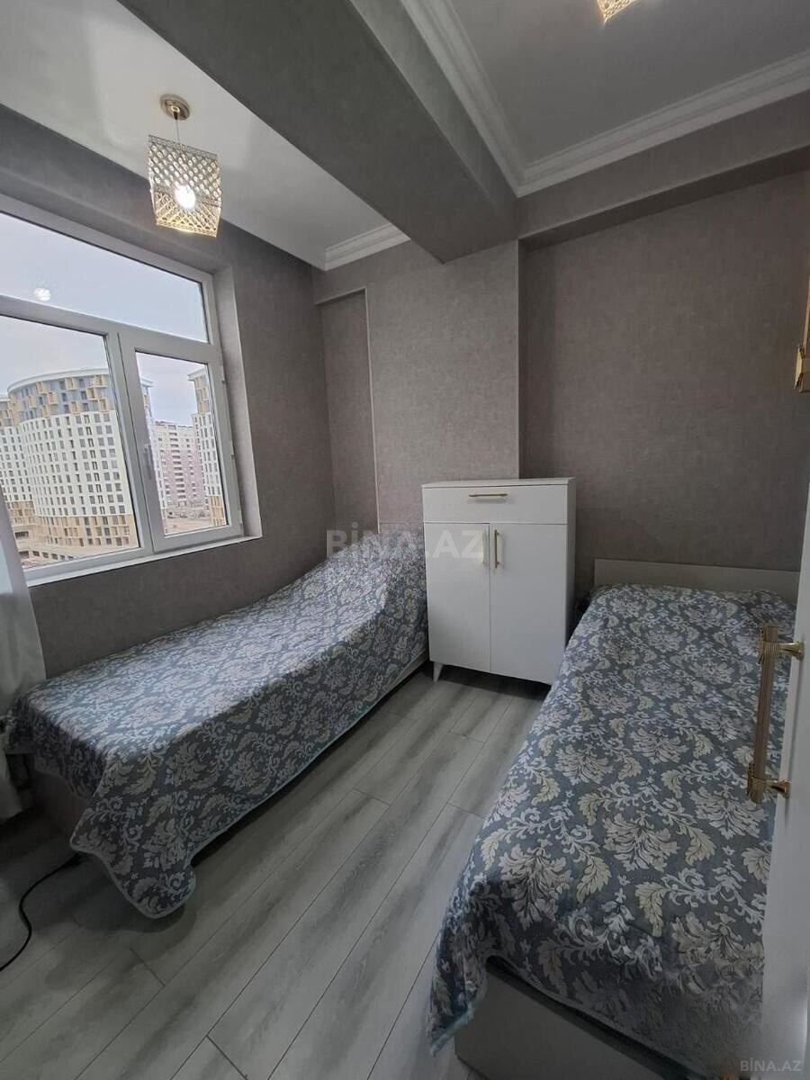 3 otaqlı Yeni tikili, Xırdalan
