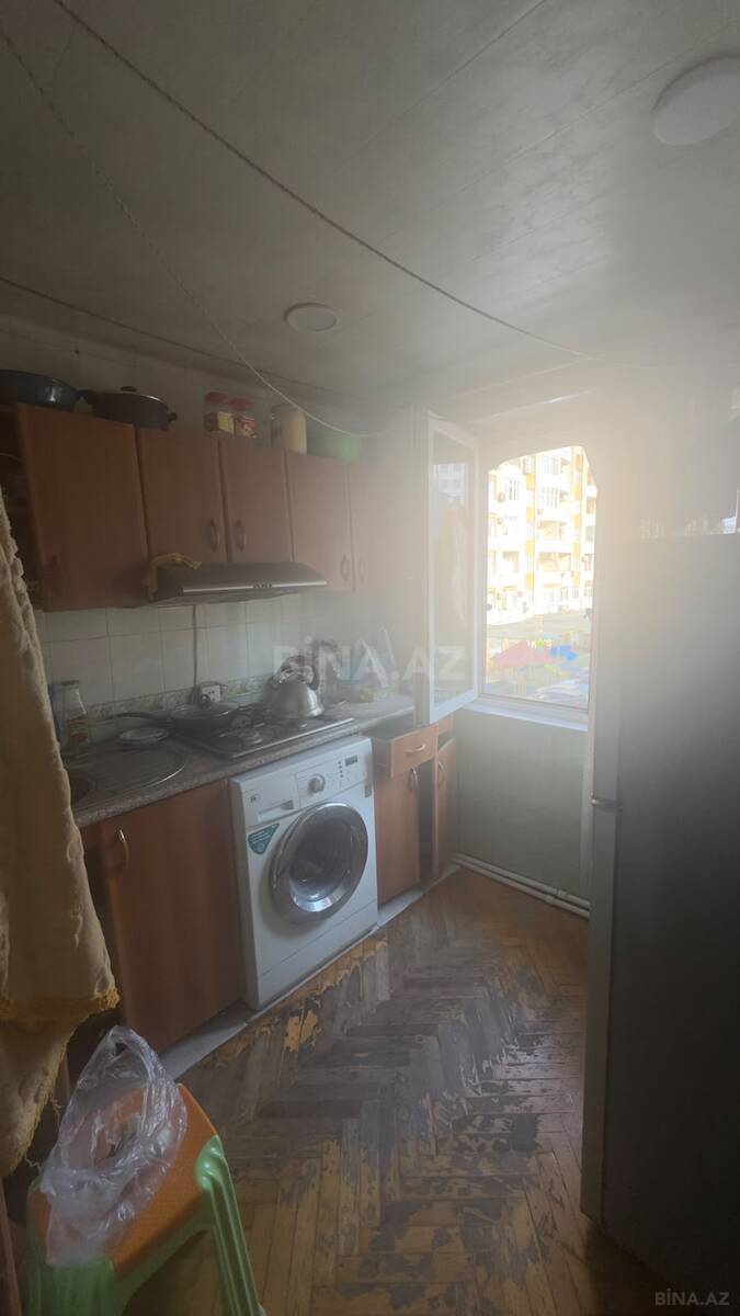 3 otaqlı Köhnə tikili, Neftçilər m., Bakı