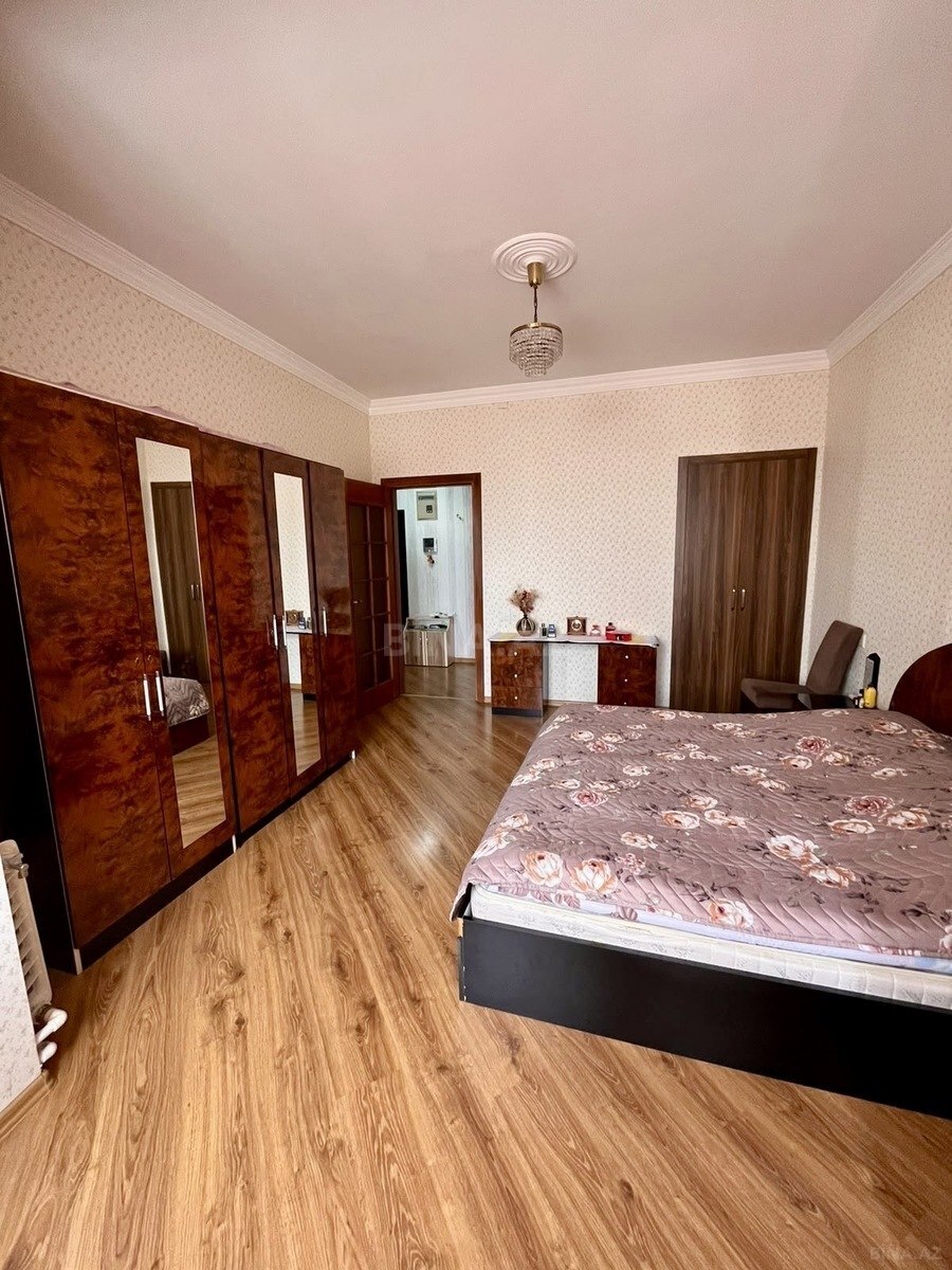 2 otaqlı Köhnə tikili, Elmlər Akademiyası m., Bakı