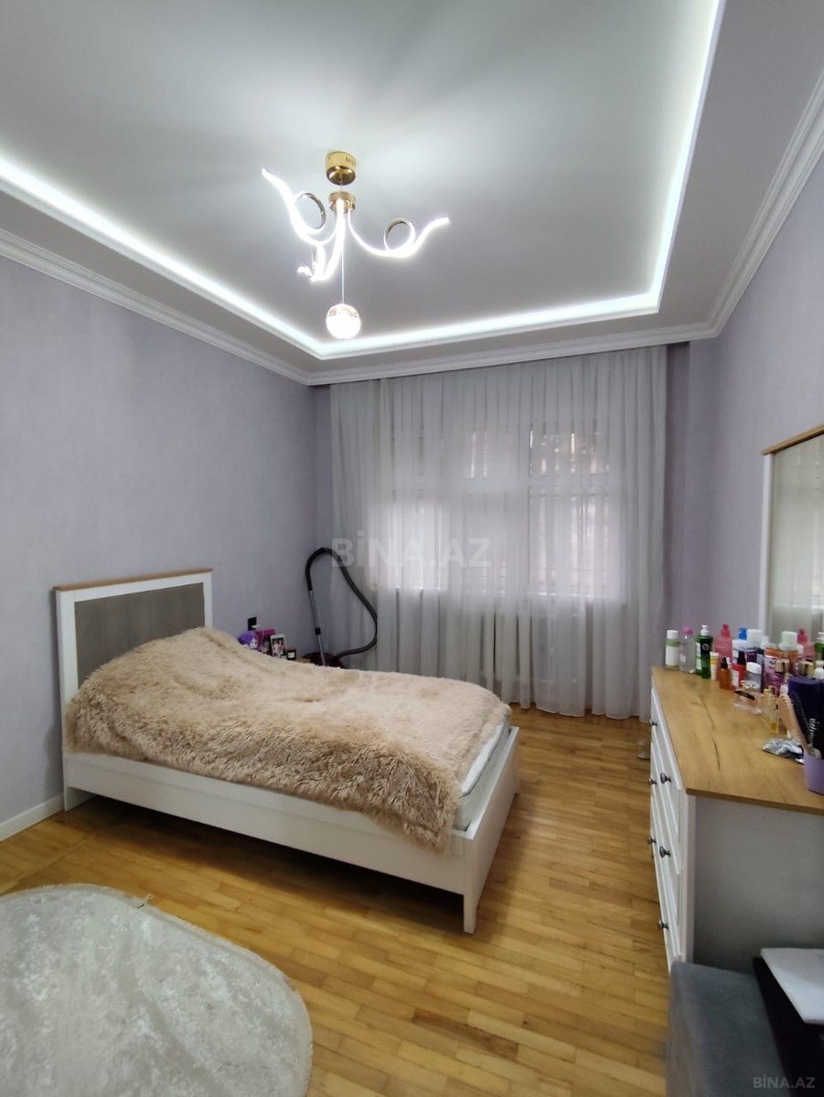 4 otaqlı Köhnə tikili, Əhmədli m., Bakı