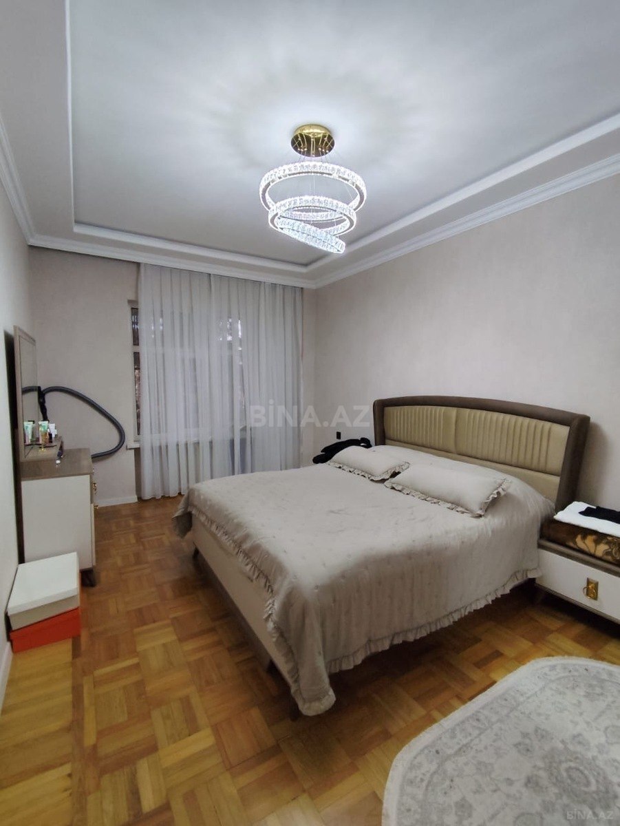 4 otaqlı Köhnə tikili, Əhmədli m., Bakı