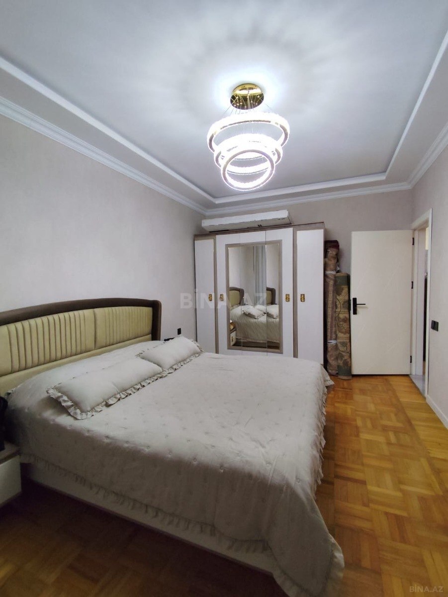4 otaqlı Köhnə tikili, Əhmədli m., Bakı