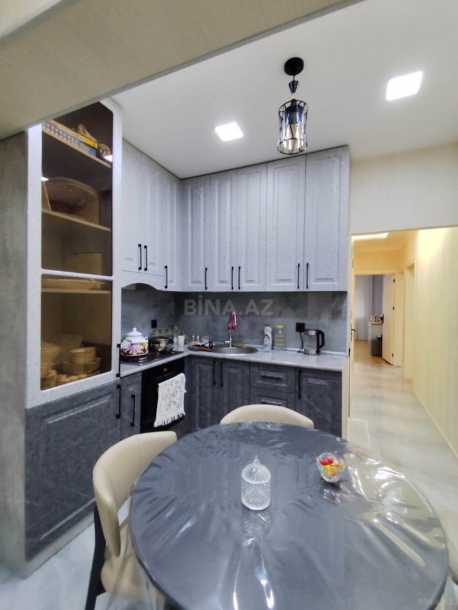 4 otaqlı Köhnə tikili, Əhmədli m., Bakı