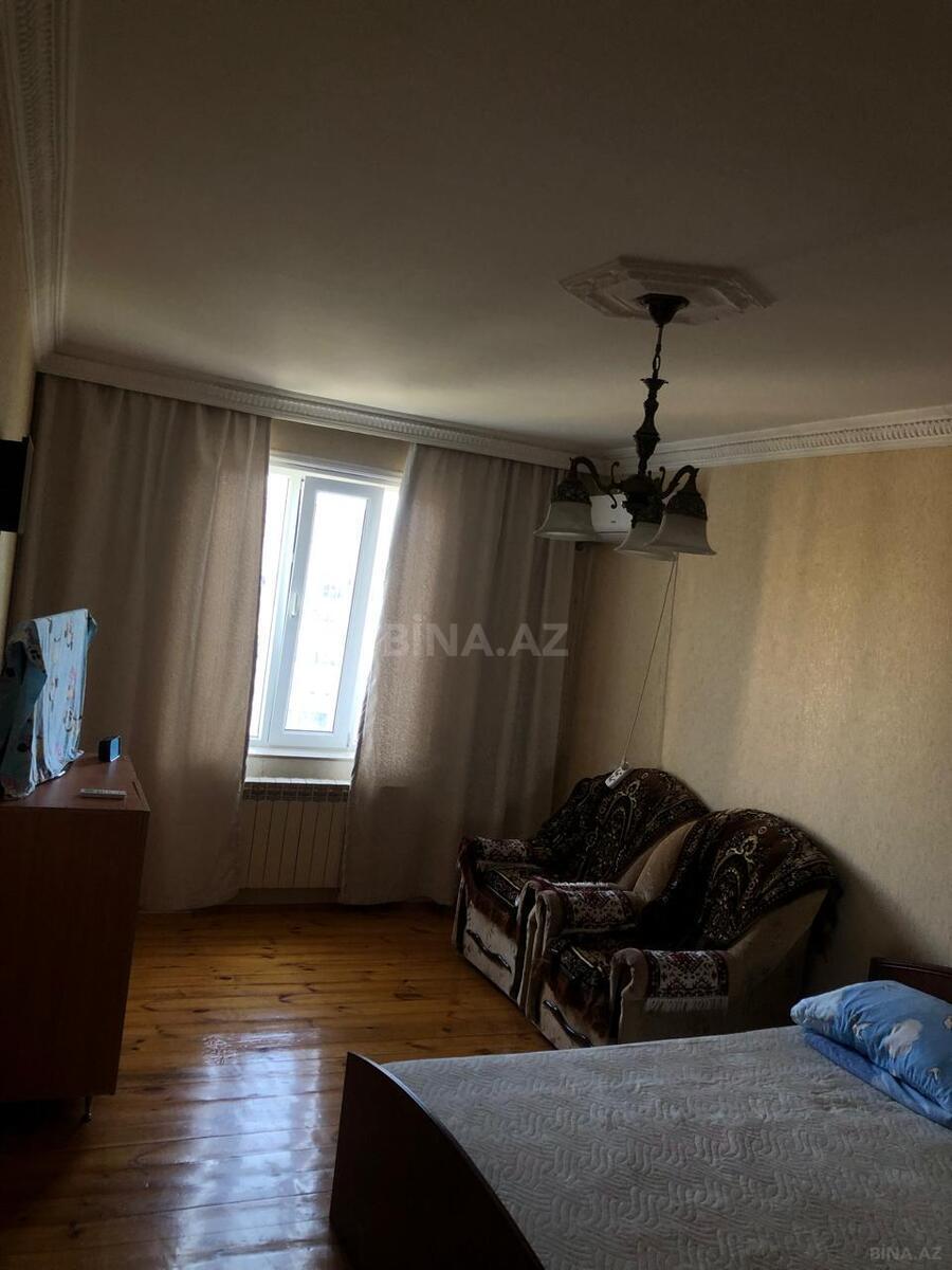 4 otaqlı Köhnə tikili, Həzi Aslanov m., Bakı