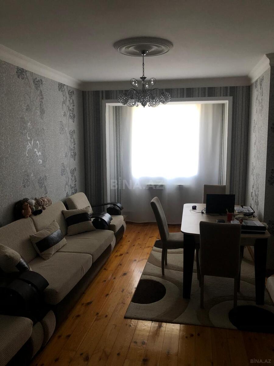 4 otaqlı Köhnə tikili, Həzi Aslanov m., Bakı