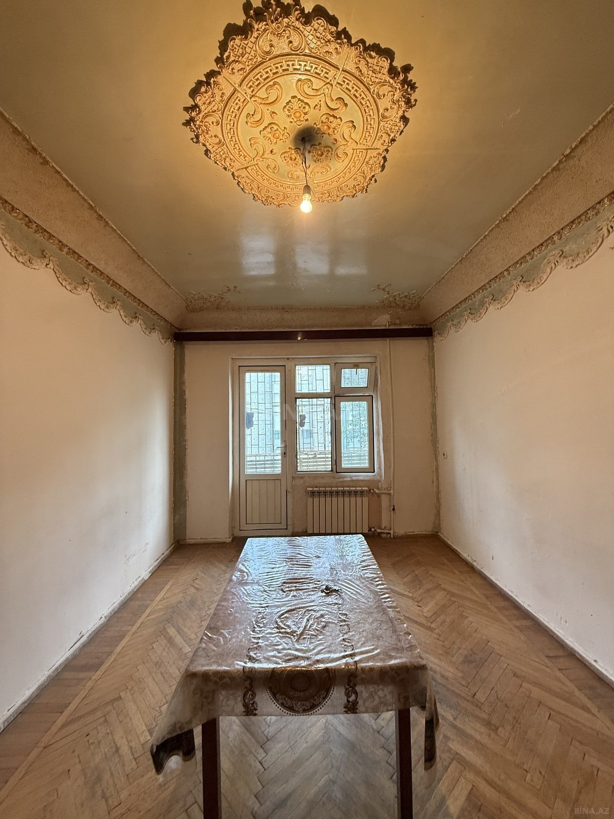3 otaqlı Köhnə tikili, Neftçilər m., Bakı