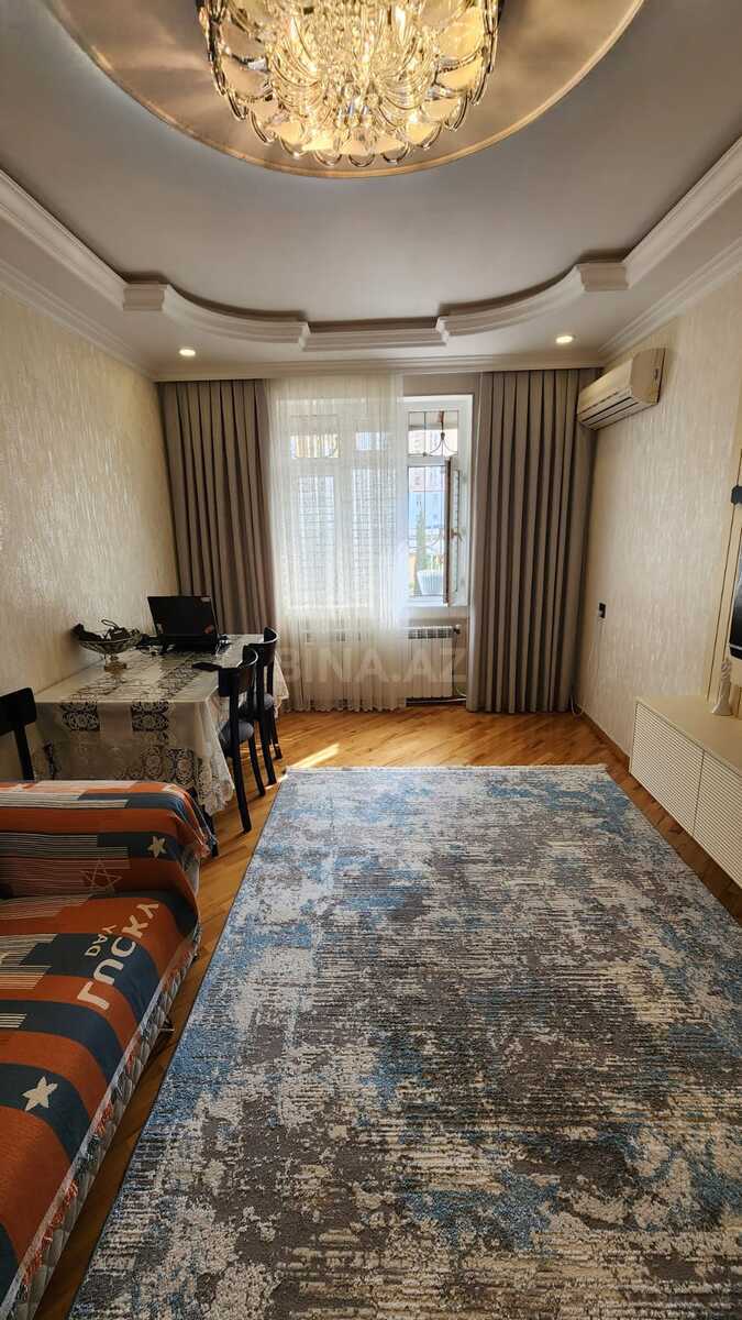 2 otaqlı Köhnə tikili, Xalqlar Dostluğu m., Bakı