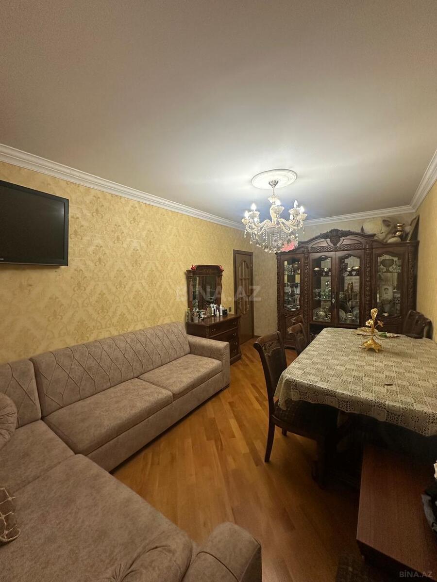 3 otaqlı Köhnə tikili, Memar Əcəmi m., Bakı