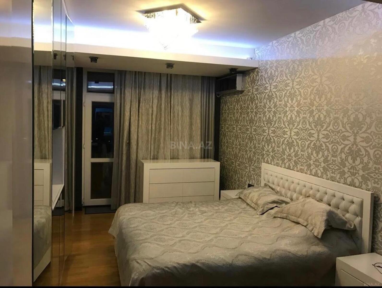 4 otaqlı Yeni tikili, Şah İsmayıl Xətai m., Bakı