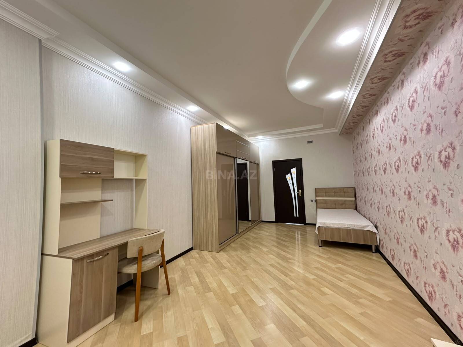 3 otaqlı Yeni tikili, Şah İsmayıl Xətai m., Bakı