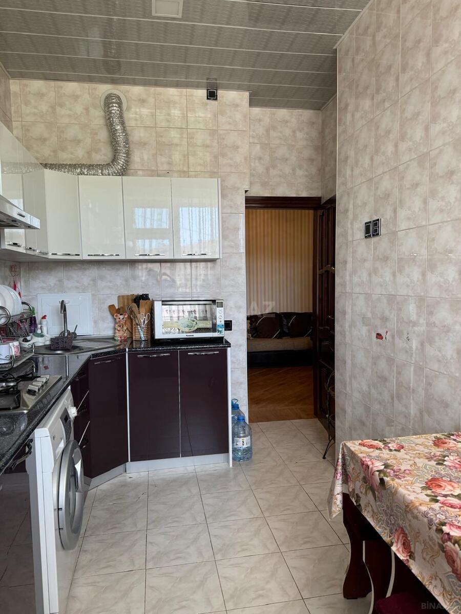 3 otaqlı Yeni tikili, 8-ci mikrorayon q., Bakı