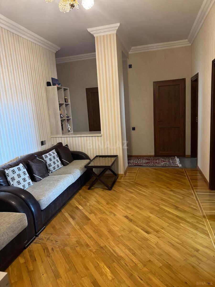 3 otaqlı Yeni tikili, 8-ci mikrorayon q., Bakı