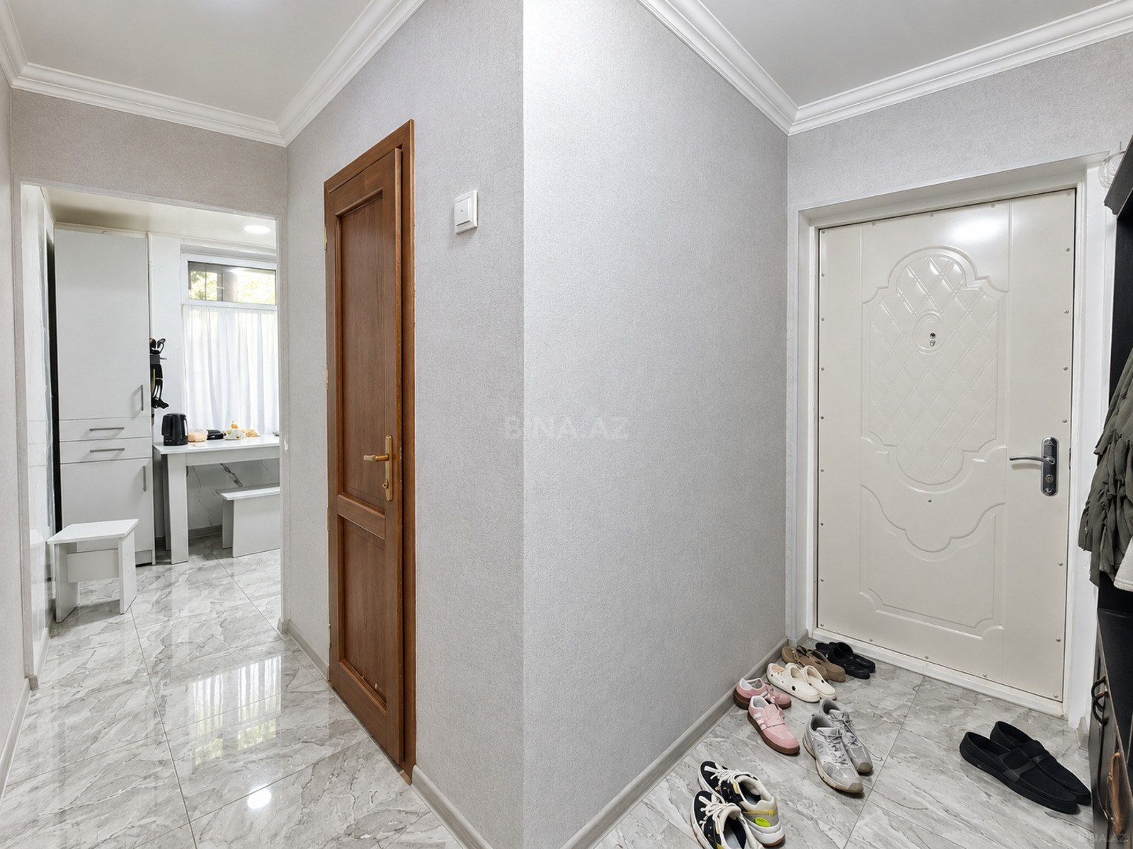 3 otaqlı Köhnə tikili, Qara Qarayev m., Bakı