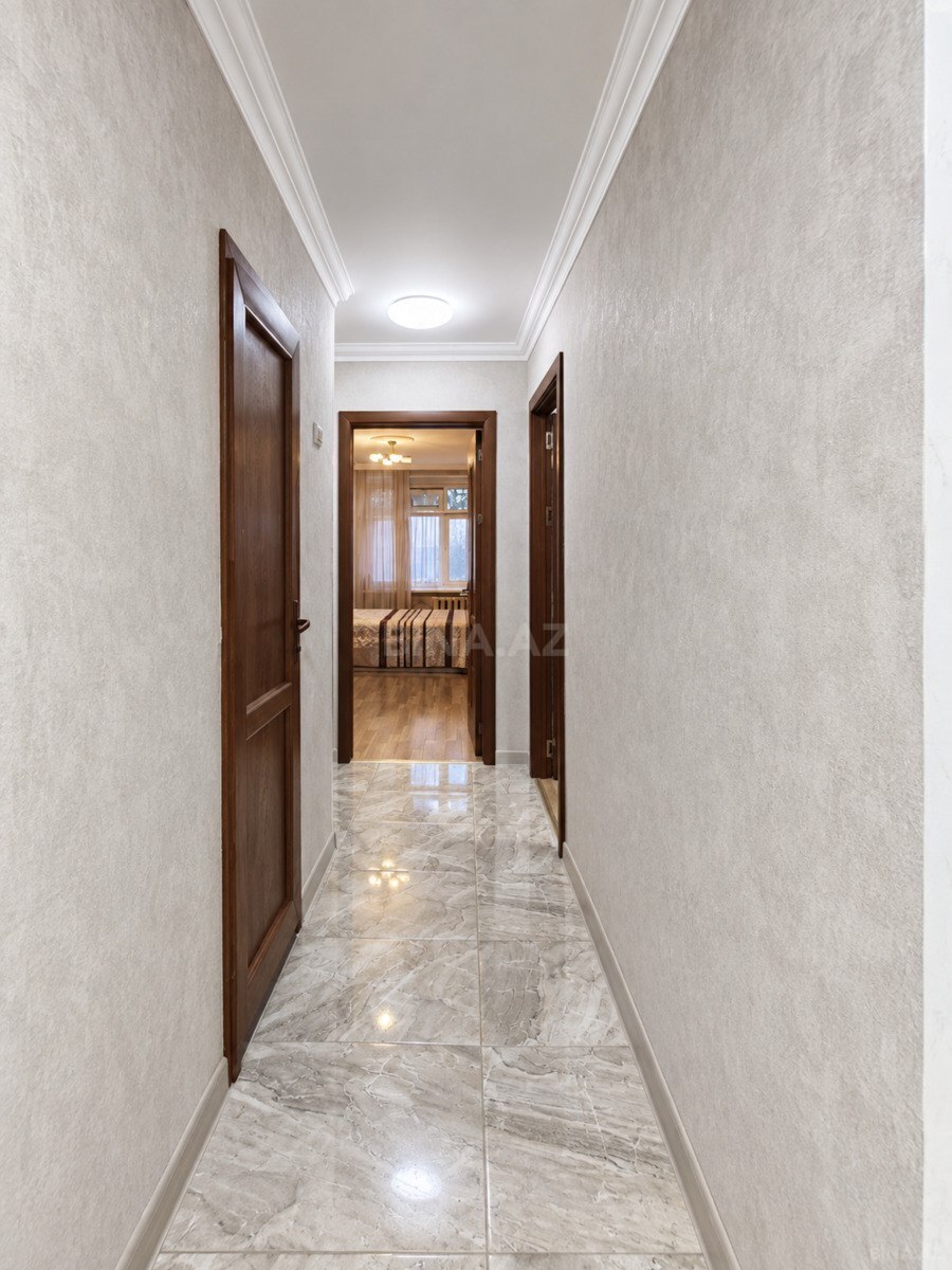 3 otaqlı Köhnə tikili, Qara Qarayev m., Bakı