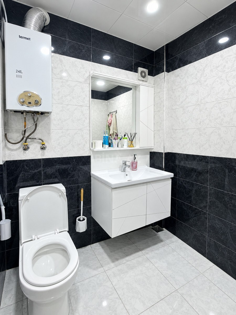 3 otaqlı Köhnə tikili, Qara Qarayev m., Bakı