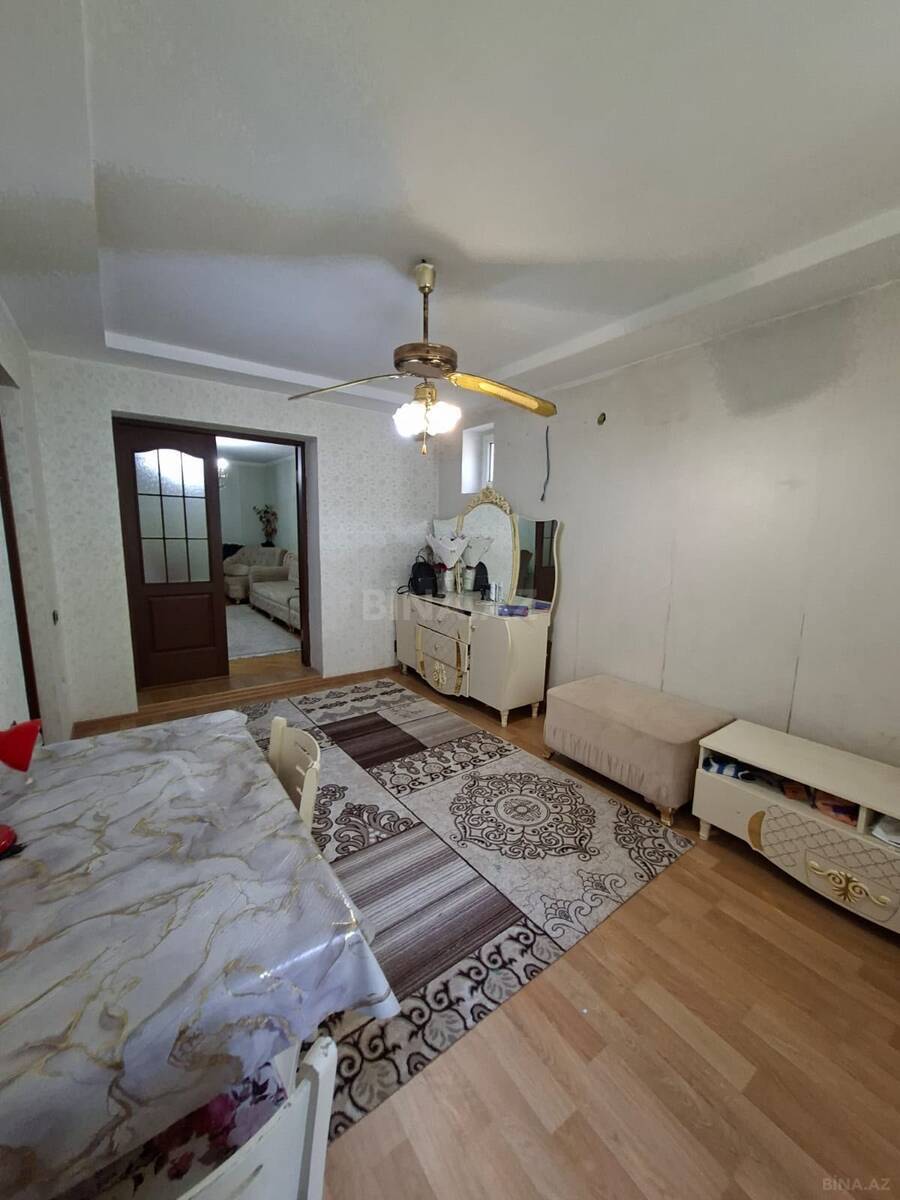 3 otaqlı Köhnə tikili, Elmlər Akademiyası m., Bakı