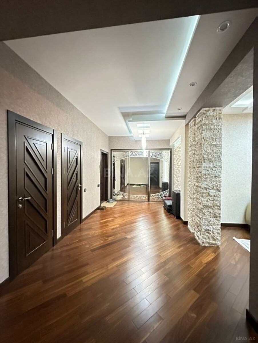 3 otaqlı Yeni tikili, Şah İsmayıl Xətai m., Bakı