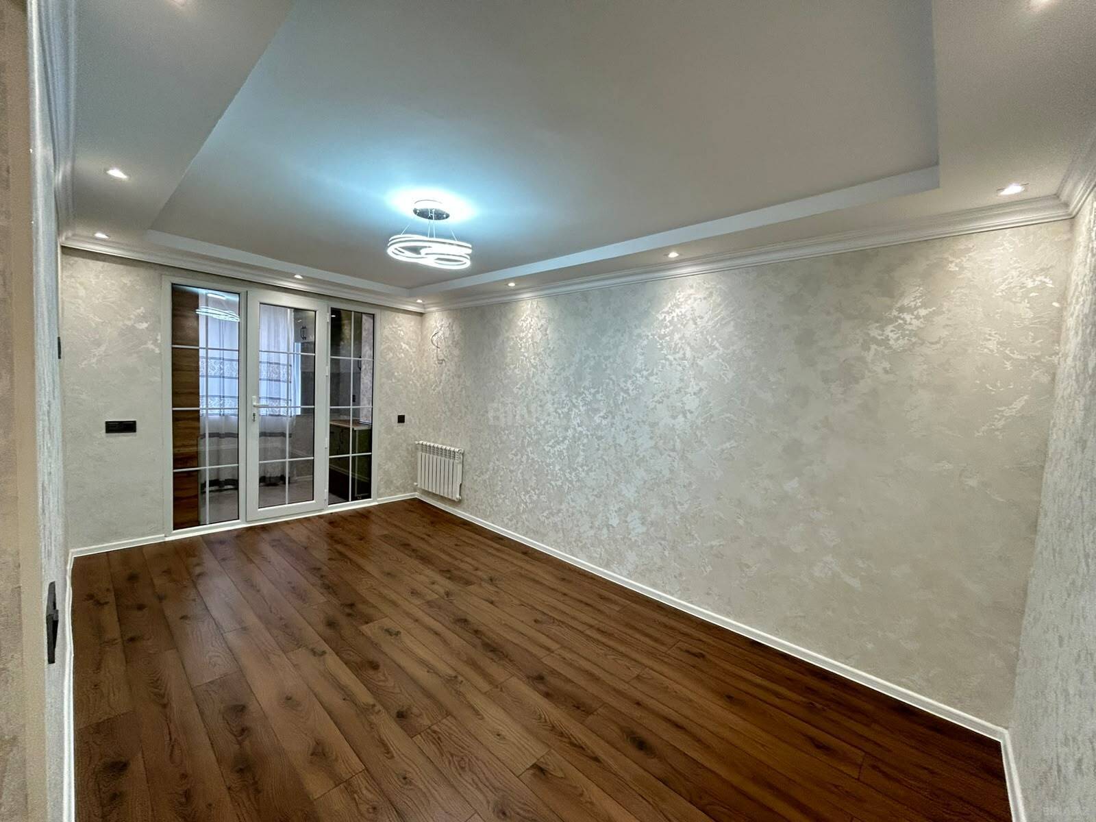 2 otaqlı Köhnə tikili, Qara Qarayev m., Bakı