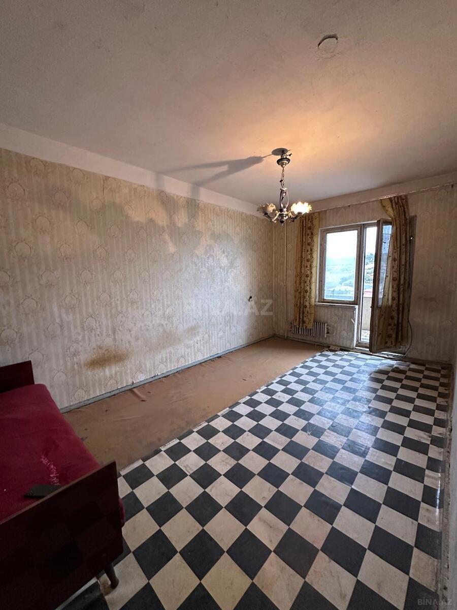 4 otaqlı Köhnə tikili, Qaraçuxur q., Bakı