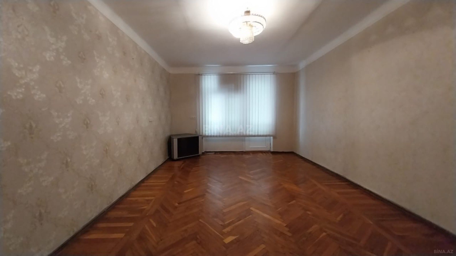 3 otaqlı Köhnə tikili, Elmlər Akademiyası m., Bakı