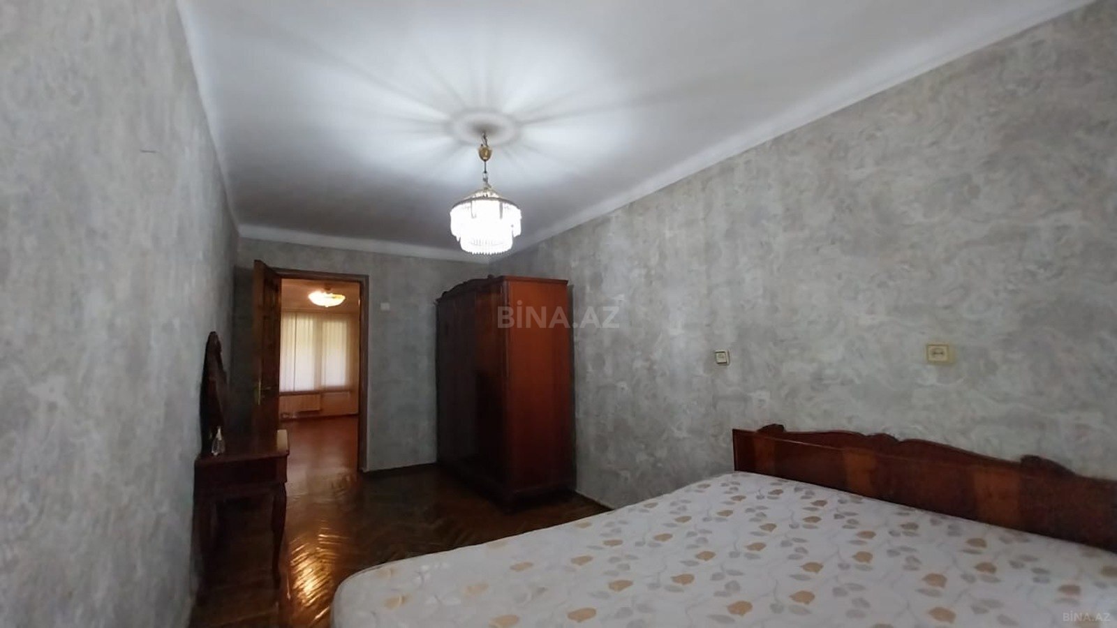 3 otaqlı Köhnə tikili, Elmlər Akademiyası m., Bakı