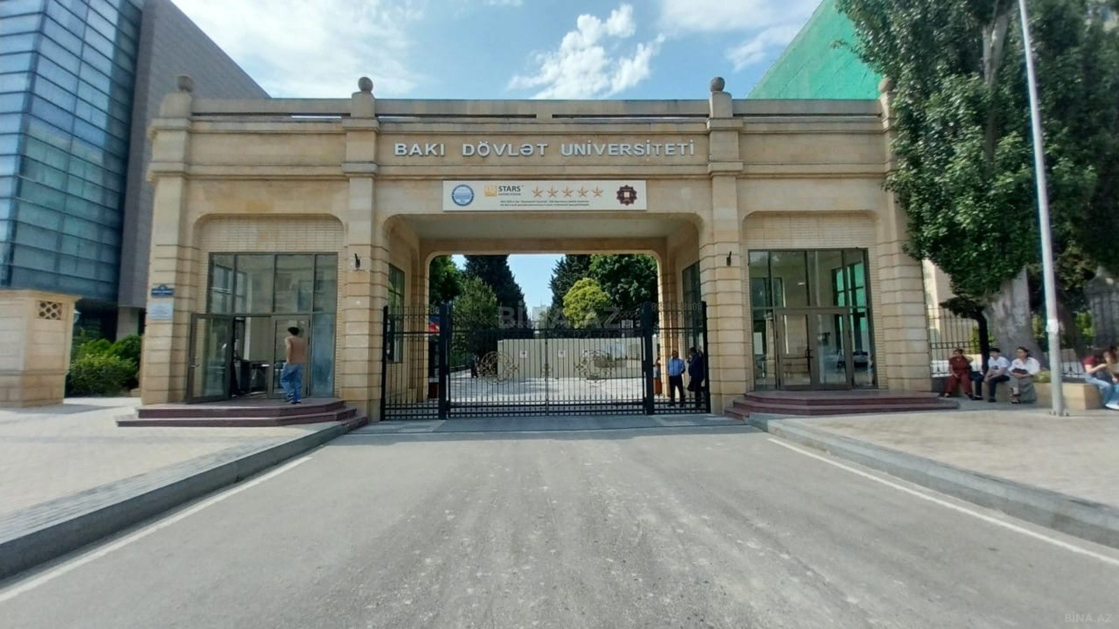 3 otaqlı Köhnə tikili, Elmlər Akademiyası m., Bakı
