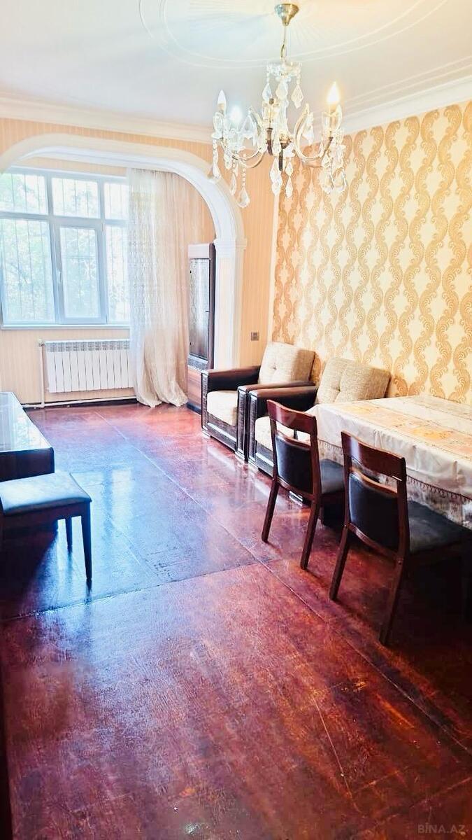 3 otaqlı Köhnə tikili, Həzi Aslanov m., Bakı