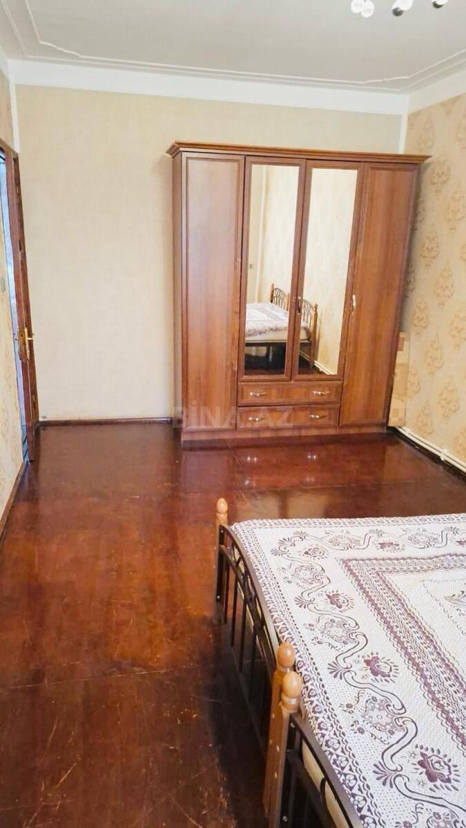 3 otaqlı Köhnə tikili, Həzi Aslanov m., Bakı