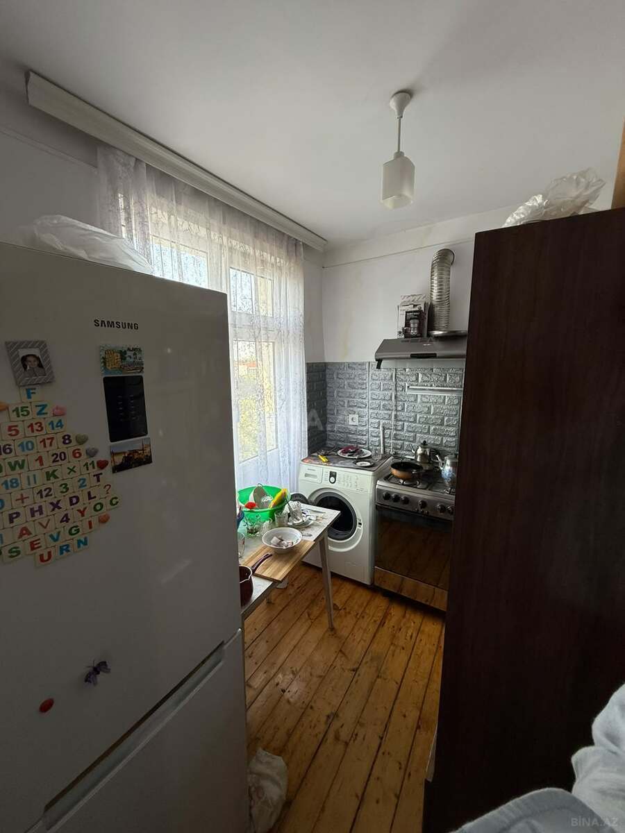 3 otaqlı Köhnə tikili, Neftçilər m., Bakı