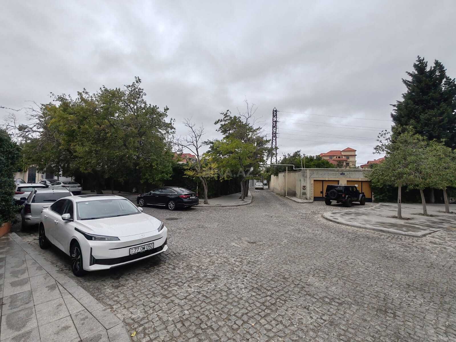 Torpaq Azadlıq Prospekti m., Bakı