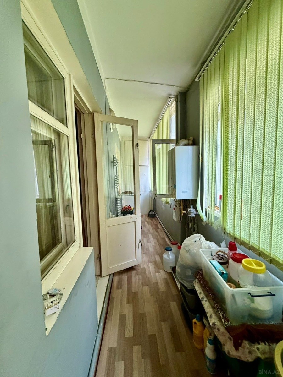 2 otaqlı Köhnə tikili, 8-ci mikrorayon q., Bakı