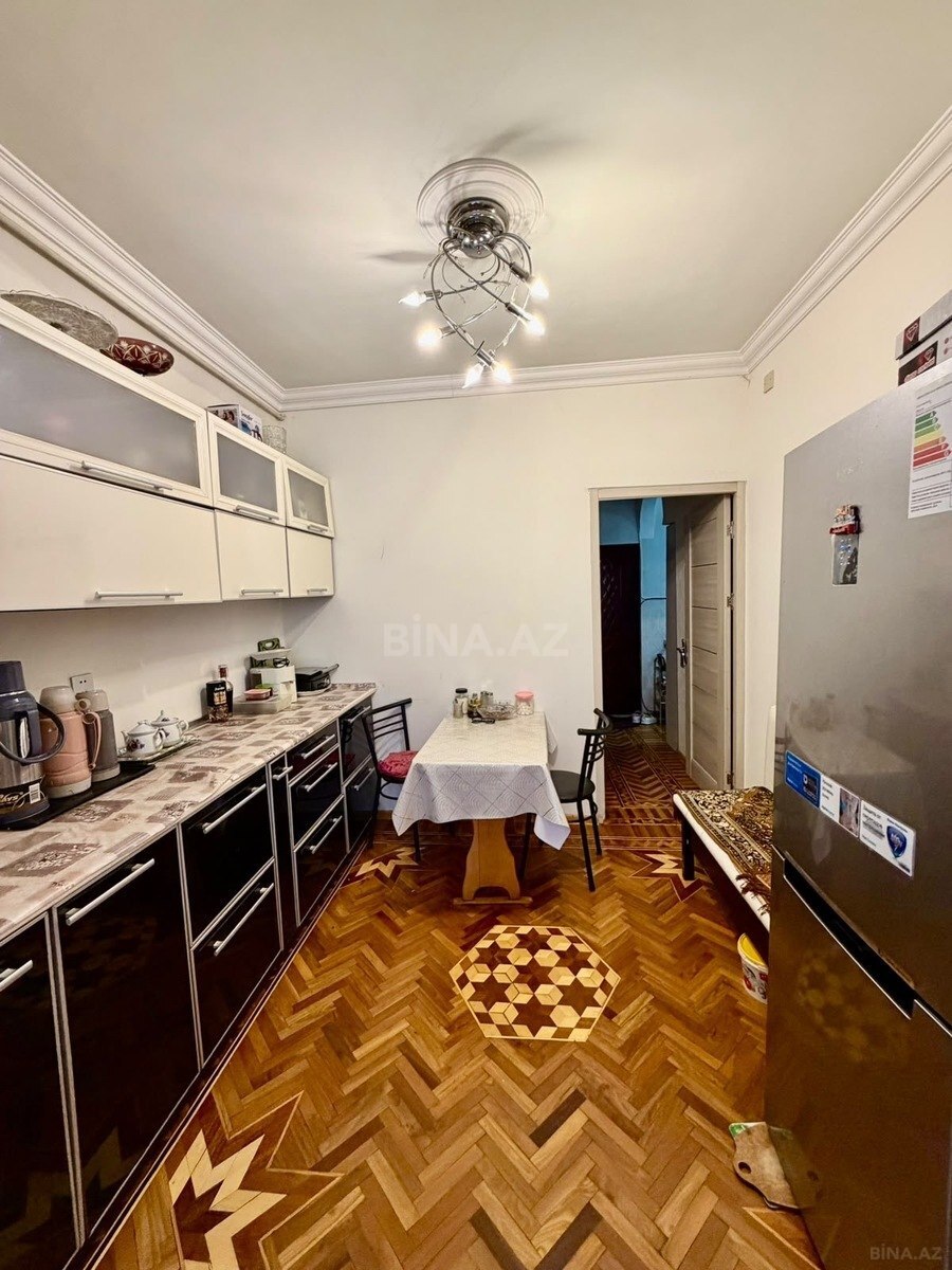 2 otaqlı Köhnə tikili, 8-ci mikrorayon q., Bakı