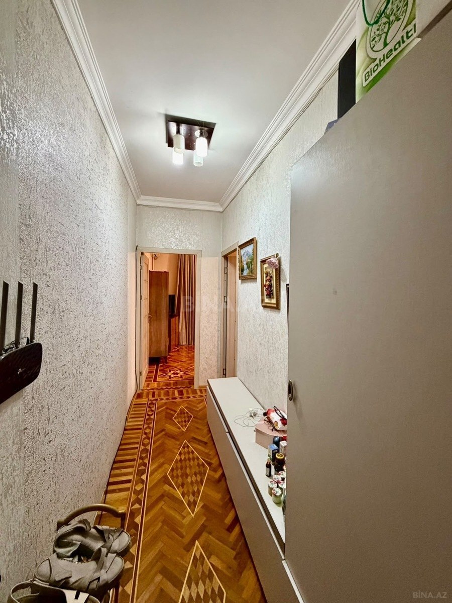 2 otaqlı Köhnə tikili, 8-ci mikrorayon q., Bakı