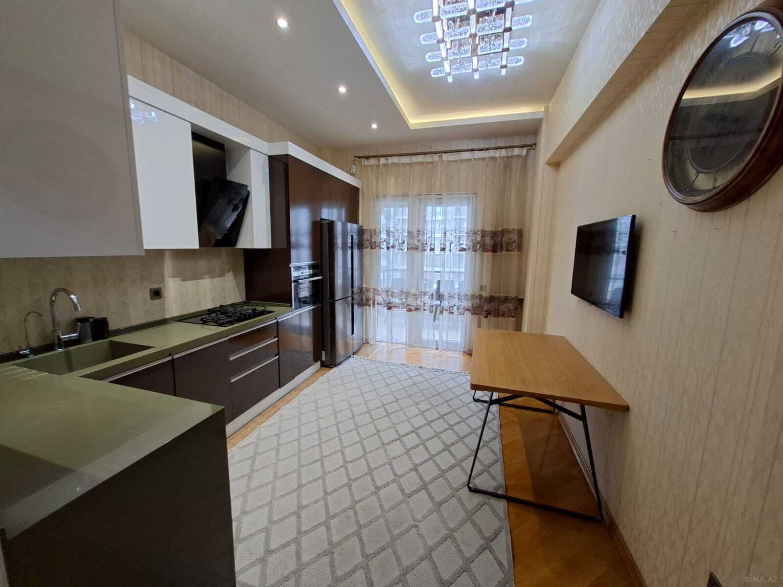 3 otaqlı Yeni tikili, 28 May m., Bakı