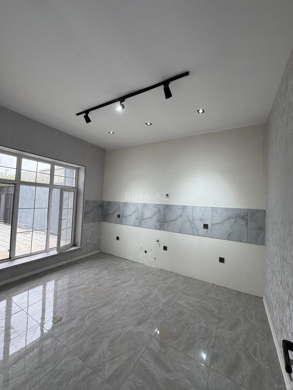 4 otaqlı Həyət evi/Bağ evi, Binə q., Bakı