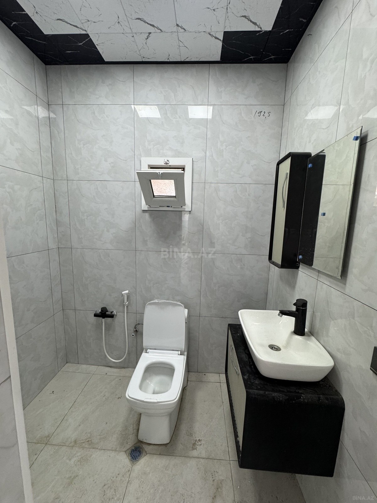 4 otaqlı Həyət evi/Bağ evi, Binə q., Bakı