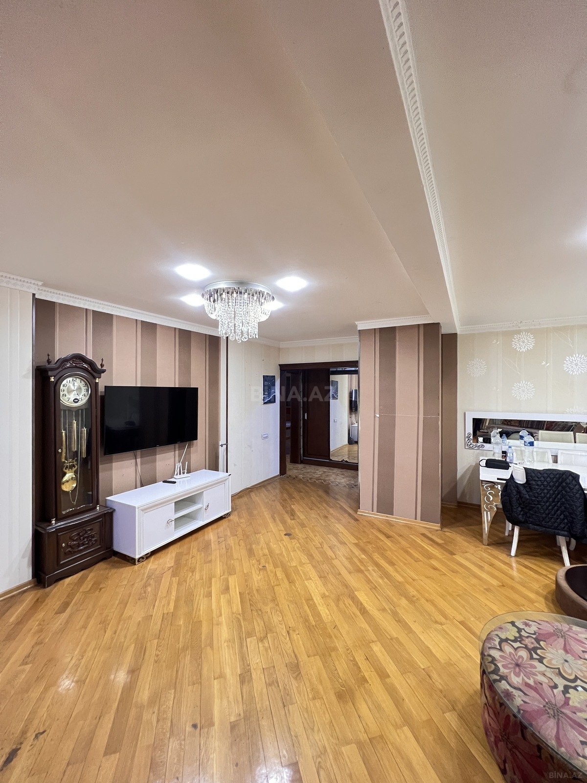5 otaqlı Köhnə tikili, Əhmədli m., Bakı