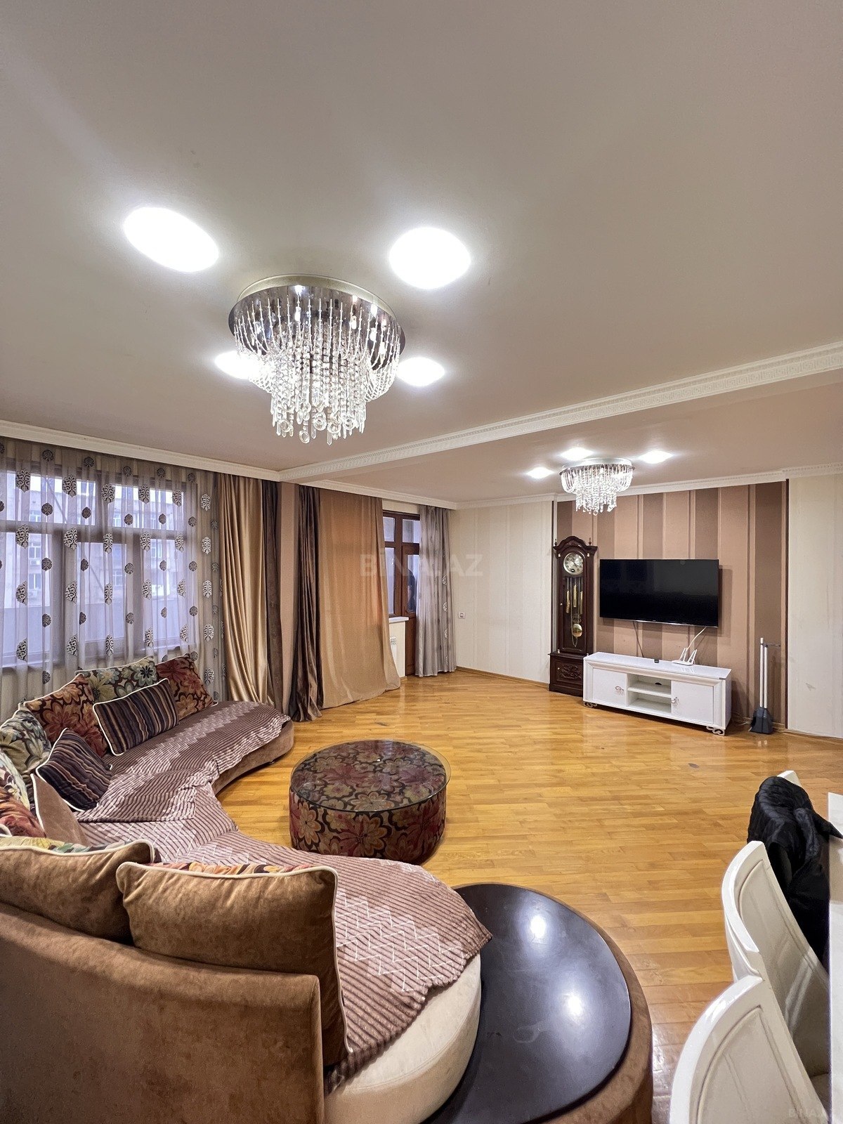 5 otaqlı Köhnə tikili, Əhmədli m., Bakı