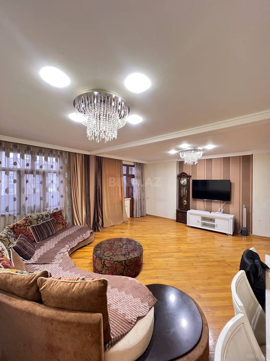 5 otaqlı Köhnə tikili, Əhmədli m., Bakı