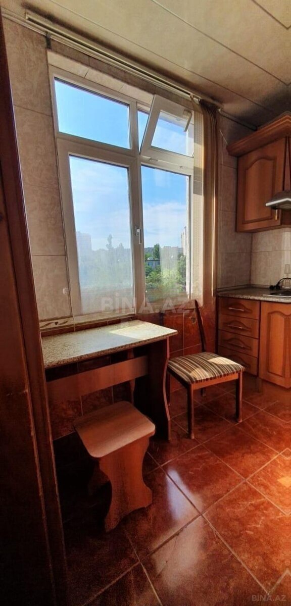 2 otaqlı Köhnə tikili, Memar Əcəmi m., Bakı