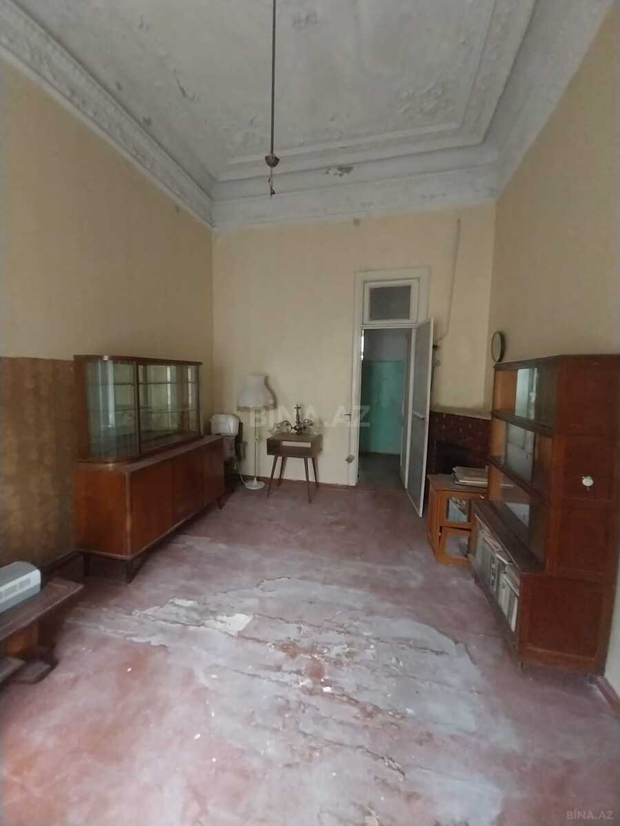 2 otaqlı Köhnə tikili, Nizami m., Bakı